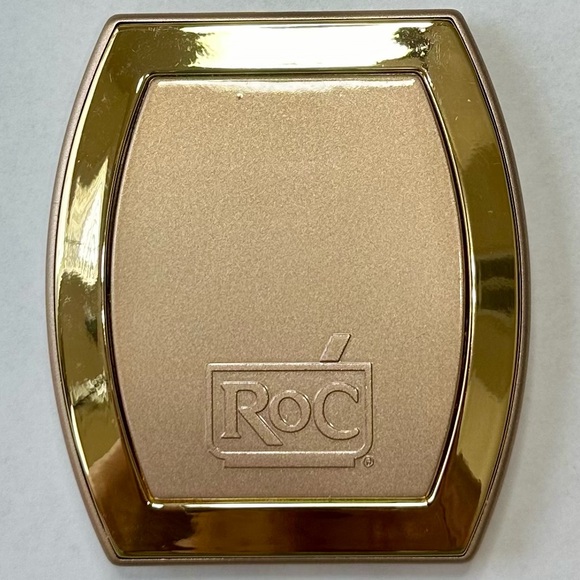ROC Skincare Folding Purse/Pocket Compact Double Mirror- Regular and Magnifying - Picture 2 of 7